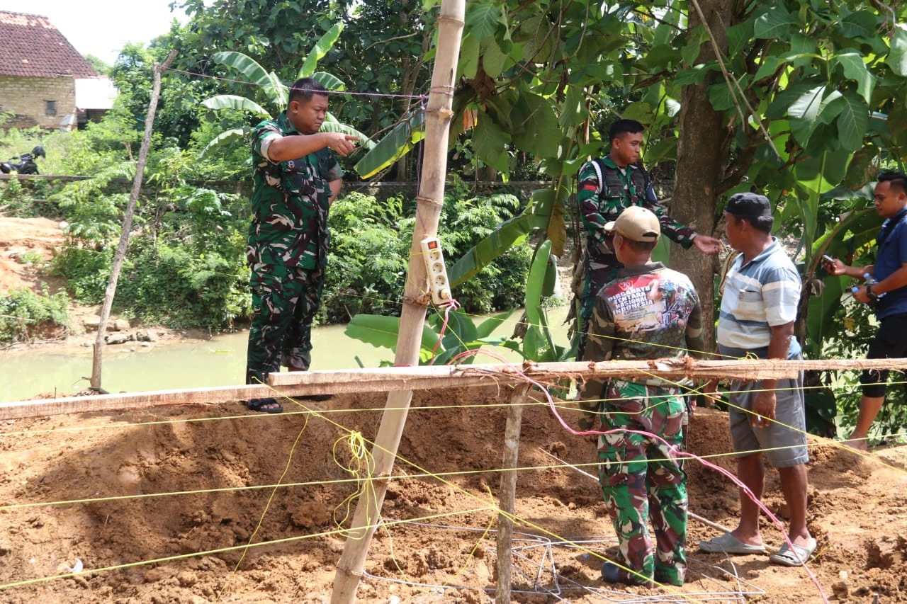Dandim Sumenep tinjau pembangunan Jembatan Garuda di Ambunten untuk tingkatkan akses warga