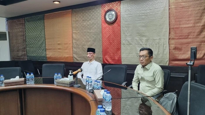 Ahmad Syahri usai sidang etik Gerindra terkait merokok dan bermain game saat rapat DPRD Jember