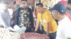 TPID Sumenep memantau harga sembako dan stok kebutuhan pokok di Pasar Anom menjelang Idul Adha 1447 Hijriah