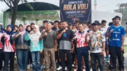 Kadispora Bangkalan membuka turnamen voli pelajar Kadispora Cup 2026 di Alun-Alun Bangkalan