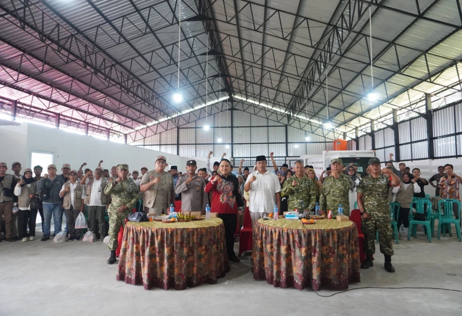 Kasdim 0827 Sumenep saat mengikuti launching Koperasi Desa Merah Putih bersama Presiden Prabowo di Ambunten
