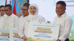 Khofifah Indar Parawansa menghadiri peluncuran GPIPS 2026 di Gudang Bulog Surabaya untuk pengendalian inflasi pangan