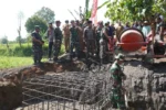Pangdam V/Brawijaya Tinjau Pembangunan Jembatan Perintis Garuda di Ambunten Sumenep