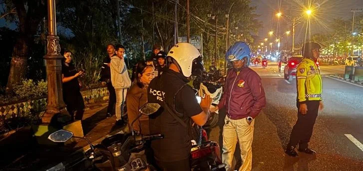 Polres Pamekasan Gagalkan Balap Liar, Pengendara Bawa Sajam Diamankan Saat Patroli Malam