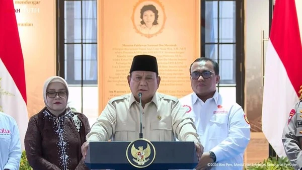 Prabowo Subianto saat meresmikan Museum Marsinah di Nganjuk sebagai simbol perjuangan buruh Indonesia