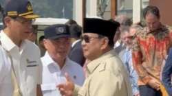 Presiden Prabowo Subianto menanyakan kondisi dolar AS kepada Menkeu Purbaya Yudhi Sadewa di Halim Perdanakusuma