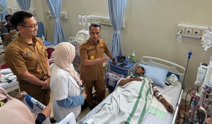 Ruang hemodialisa baru RSUD Bangkalan dengan 25 mesin cuci darah untuk pasien gagal ginjal.