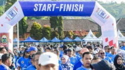 Guru dan tenaga kependidikan mengikuti Fun Run Hardiknas 2026 di Selo Boyolali