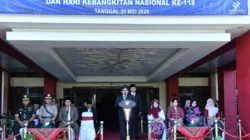 Wakil Bupati Sumenep KH Imam Hasyim saat memberikan sambutan pada upacara Hari Kebangkitan Nasional 2026 di Kantor Bupati Sumenep