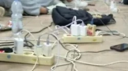 Petugas PLN UID Sumbar memulihkan jaringan listrik pascagangguan sistem kelistrikan di Sumatera Barat