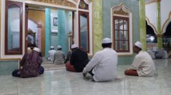 Pembacaan Surah Yasin dan doa bersama 1 Muharram 1448 H di Masjid Al-Hidayah Dusun Bundan Daya Desa Galis Giligenting Sumenep