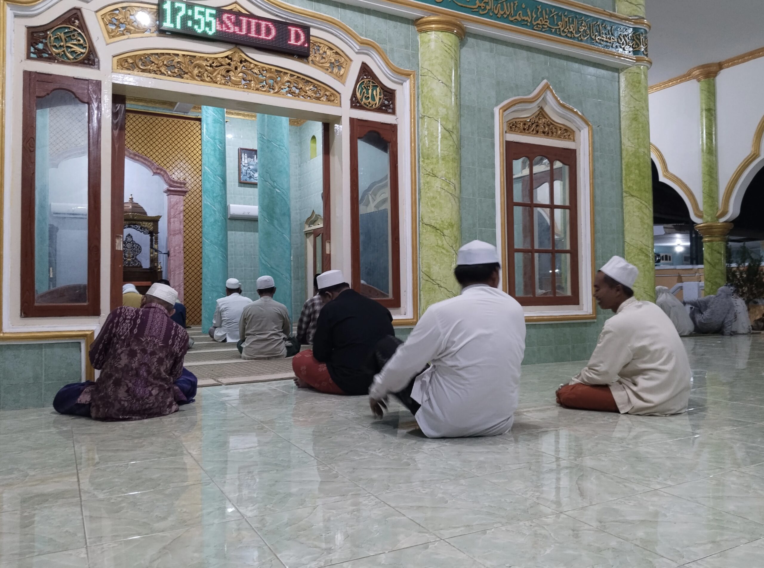 Pembacaan Surah Yasin dan doa bersama 1 Muharram 1448 H di Masjid Al-Hidayah Dusun Bundan Daya Desa Galis Giligenting Sumenep