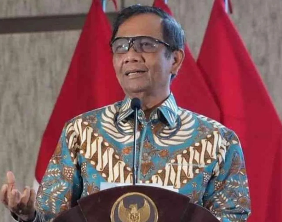 Siswa SMAN 1 Kokop Bangkalan menjalani perawatan medis setelah mengalami gangguan kesehatan usai mengonsumsi Makan Bergizi Gratis