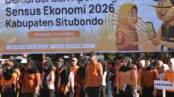 Bupati Situbondo bersama petugas Sensus Ekonomi 2026 saat apel komitmen pendataan ekonomi warga