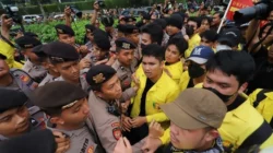 Mahasiswa BEM UI dan berbagai kampus melakukan aksi demonstrasi Menuju Indonesia Bangkrut di Jakarta menuntut evaluasi APBN dan program MBG