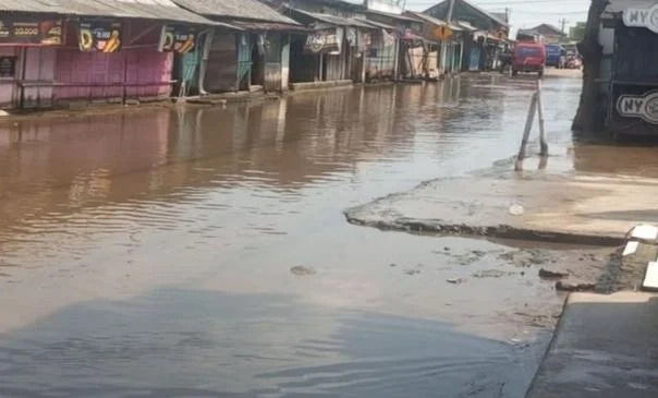 BMKG memprediksi hujan ringan hingga sedang serta potensi banjir rob di wilayah Pantura Jawa Tengah pada 25 Juni 2026.
