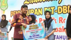Bupati Sumenep Achmad Fauzi memberikan dukungan kepada petani tembakau agar memperoleh panen melimpah dan harga jual tinggi