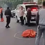 Diduga Terobos Lampu Merah, Pengendara Motor Tewas dalam Kecelakaan di Simpang Empat Semolowaru Surabaya