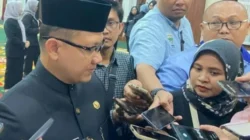 Kepala Dinas Pendidikan Jawa Timur Aries Agung Paewai menghadiri pelantikan kepala sekolah SMA, SMK, dan SLB di Gedung Negara Grahadi Surabaya.