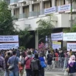 Eksekusi Eks Lahan Hotel Sultan Dimulai, Massa Tolak Pengosongan Blok 15 GBK
