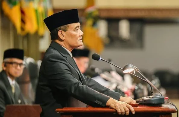 Gubernur Jawa Tengah Ahmad Luthfi menjelaskan strategi penguatan UMKM Jawa Tengah menghadapi pelemahan rupiah.