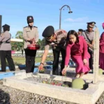 Hari Bhayangkara ke-80, Kapolres Sumenep Pimpin Ziarah dan Tabur Bunga di TMP Jokotole