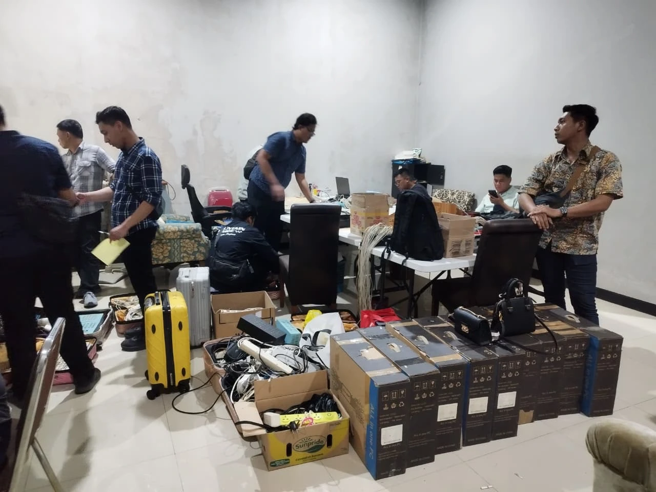 Imigrasi Bongkar Sindikat Love Scamming di Semarang, 4 WN Tiongkok dan 2 WNI Diamankan