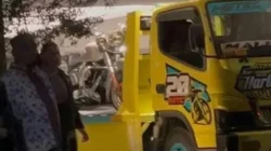 KPK menggeledah rumah Silmy Karim di Kebayoran Baru dan mengangkut barang bukti terkait kasus gratifikasi dan pemerasan.