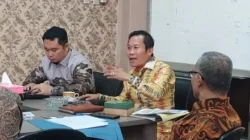 Ketua DPRD Kota Serang Muji Rohman mendorong Satpol PP menertibkan tempat hiburan malam yang melanggar aturan.