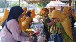 Bazar UMKM Milad Ke-109 Aisyiyah Situbondo menampilkan produk unggulan anggota Pimpinan Cabang Aisyiyah di Pendopo Rakyat Situbondo