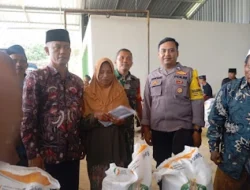 Pemdes Tobai Tengah Salurkan Bantuan Pangan kepada 1.030 KPM, Pendataan Akurat Tingkatkan Penerima Manfaat