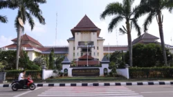 Plt Bupati Bekasi Asep Surya Atmaja menjelaskan langkah perbaikan tata kelola keuangan daerah usai Pemkab Bekasi menerima opini disclaimer BPK.