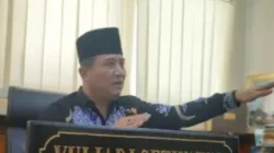 Sekda Sampang Yuliadi Setiawan menjelaskan pengawasan Program Makan Bergizi Gratis dan evaluasi SPPG di Kabupaten Sampang.