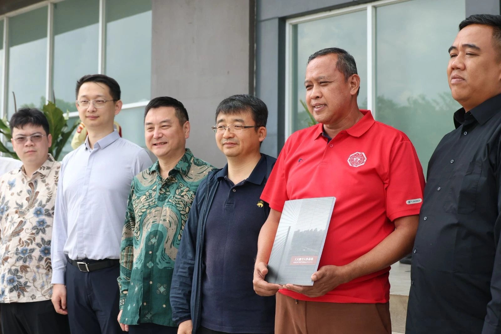 Wali Kota Bekasi Tri Adhianto mengunjungi fasilitas PLTSa Wangneng Environment di Huzhou China untuk mempelajari teknologi PSEL Kota Bekasi