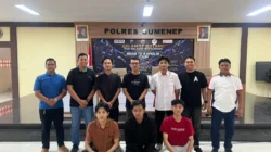 Peserta Turnamen Mobile Legends Road to Kapolri Cup 2026 mengikuti pertandingan di Aula Sanika Satyawada Polres Sumenep