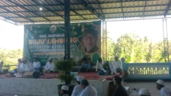 Ribuan jamaah menghadiri Haul Auliyah ke-18 di Asta Lembung Nyi Cettir dan Pini Sepuh Desa Lembung Barat Kabupaten Sumenep