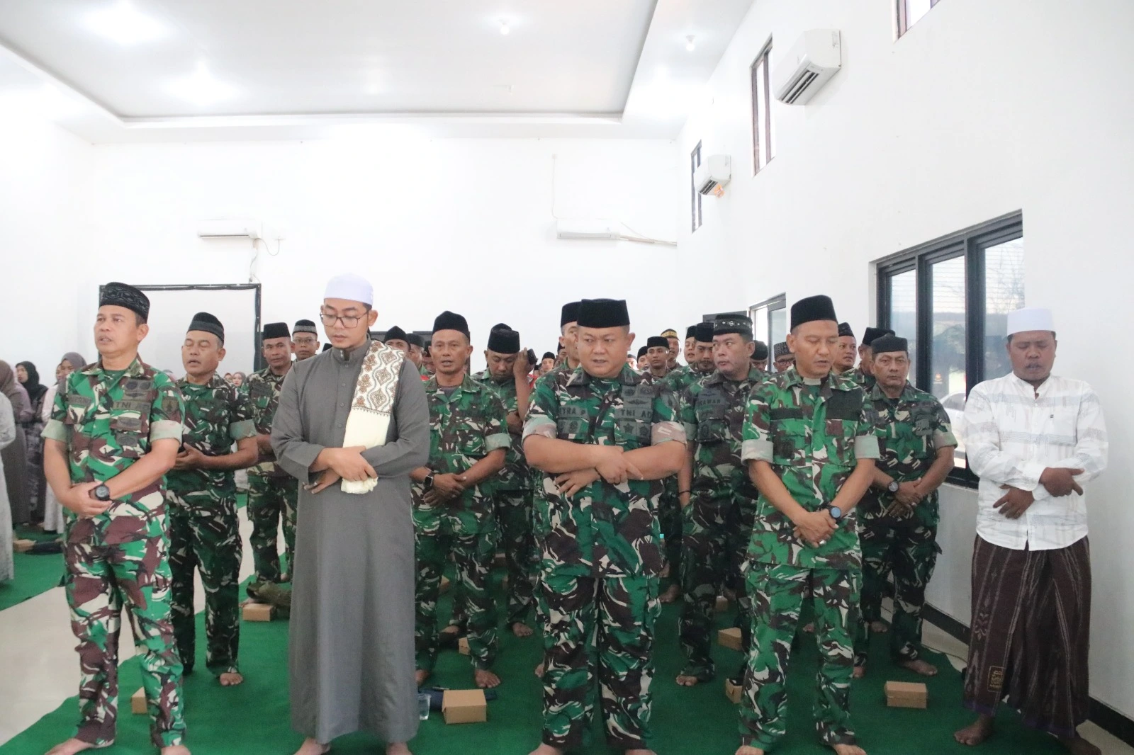 Dandim 0827 Sumenep mengajak prajurit meningkatkan pengabdian saat peringatan Tahun Baru Islam 1448 Hijriah