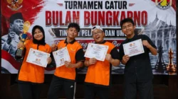 Almira Novia Abra Cahyu Purnomo siswa MTsN 1 Sumenep meraih juara 1 kategori putri pada Turnamen Catur Bulan Bung Karno 2026 tingkat Kabupaten Sumenep.