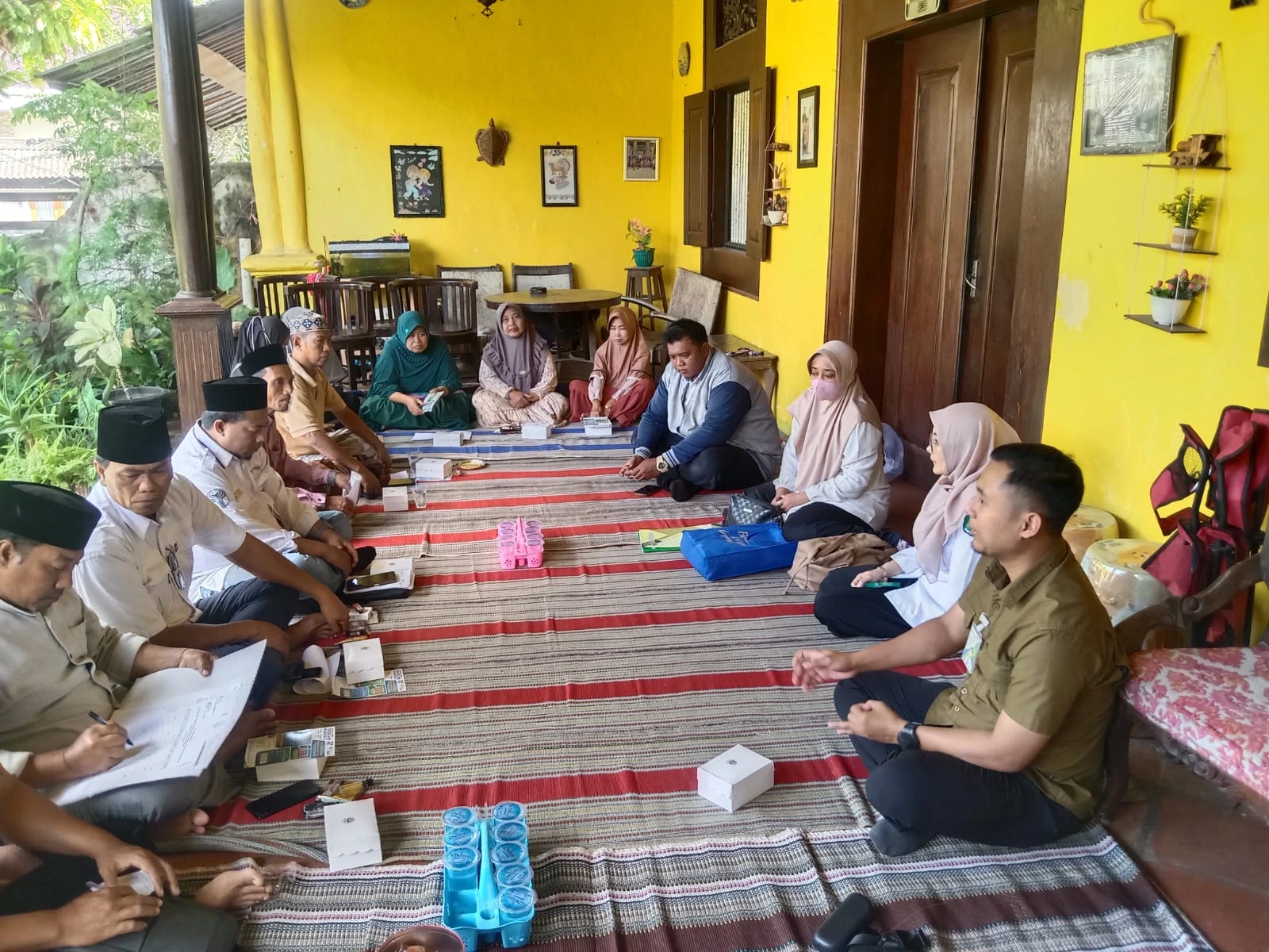 TPAKD Sumenep Edukasi Nelayan Ambunten Timur tentang Pembiayaan Syariah dan Jaminan Sosial