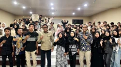 Peserta FGD Uniba Madura mendiskusikan representasi budaya Madura dalam karya film mahasiswa dan komunitas film