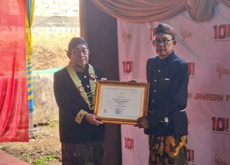 Tradisi Jamasan Pusaka Aeng Tong-tong Sumenep resmi menjadi Warisan Budaya Takbenda Indonesia.