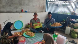 Usaha tahu walik Sarieang milik Wildan Papacula di Sumenep membuka lapangan kerja dan memperluas cabang usaha kuliner