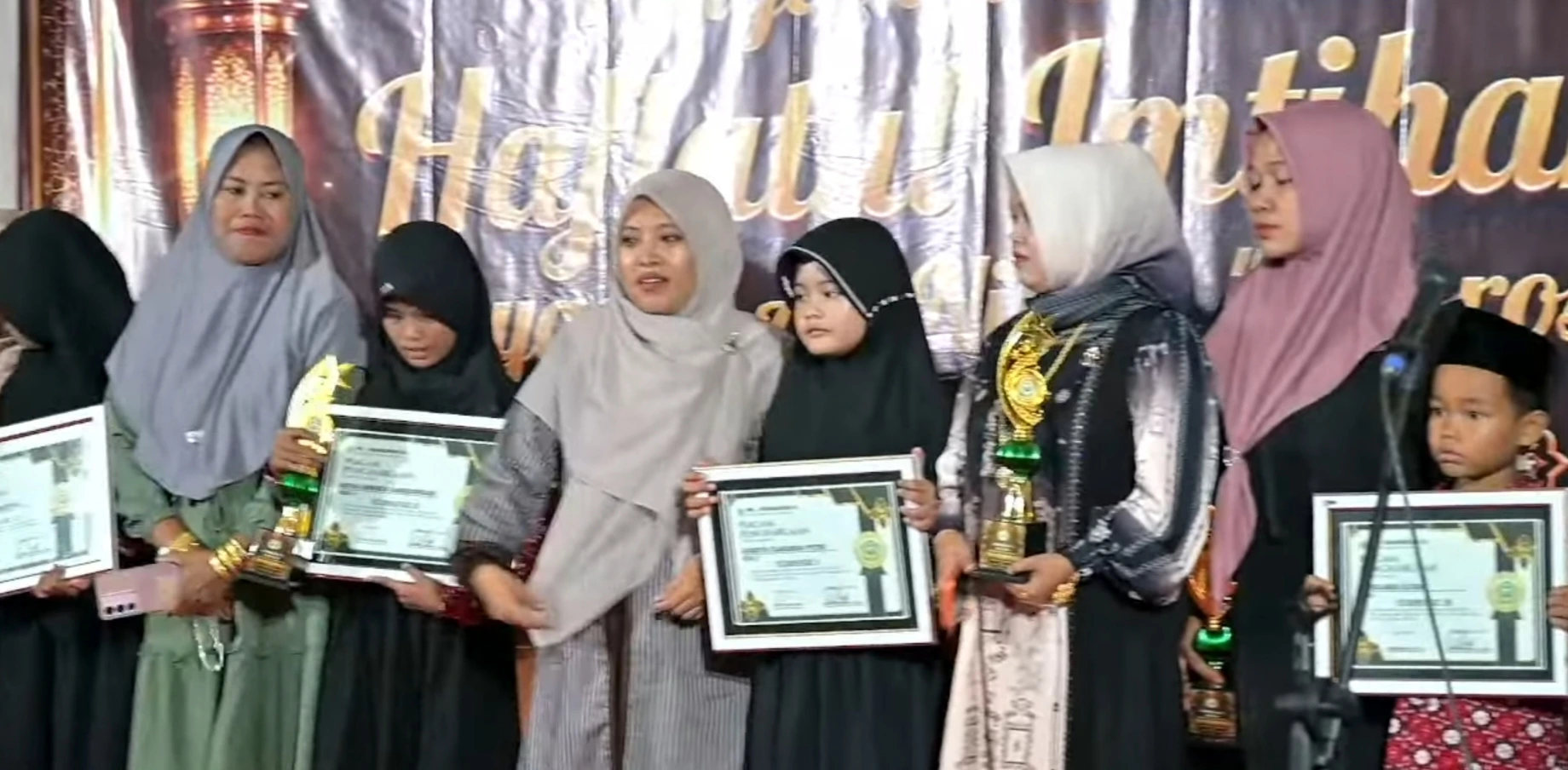 Penerimaan Rangking Yayasan An-Nibros dan Pengajian Umum KHR Ismael Al-Kholilie di Sumenep
