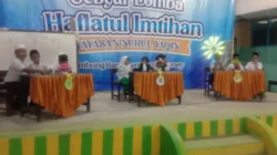 Siswa MI hingga SMA mengikuti lomba cerdas cermat yang diselenggarakan Yayasan Nurul Yaqin Desa Lembung Barat, Kecamatan Lenteng, Sumenep