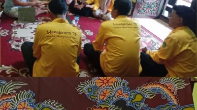 Pengrajin Batik Canteng Koneng membuat batik tulis khas Kabupaten Sumenep dengan motif berkualitas