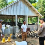 Bhabinkamtibmas Polsek Bluto Dampingi Peternak Bebek Dukung Ketahanan Pangan