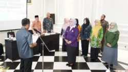 Bupati Bangkalan Lukman Hakim mengukuhkan Tim Pembina Posyandu Kabupaten Bangkalan.