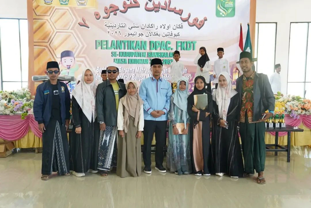 Bupati Bangkalan Lukman Hakim membuka PORSADIN ke-7 dan menghadiri pelantikan DPAC FKDT Kabupaten Bangkalan.