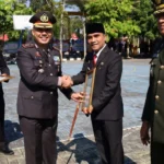 Bupati Bangkalan Terima Penghargaan Polres pada HUT Bhayangkara ke-80, Bukti Sinergi Jaga Kamtibmas