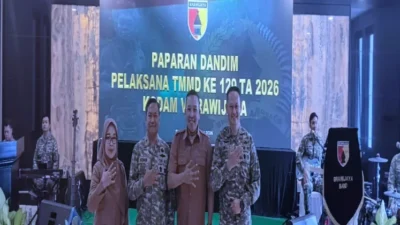 Bupati Sampang Slamet Junaidi dan Dandim 0828/Sampang menghadiri pemaparan persiapan pelaksanaan TMMD ke-129 di Kodam V/Brawijaya
